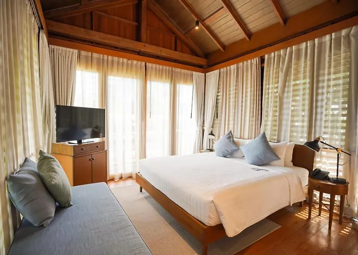 Chann Noi Hotel 3*